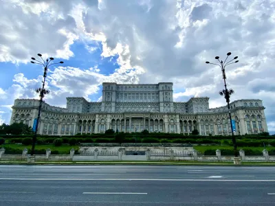 Bukarest Travel Guide