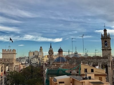 Valencia Travel Guide